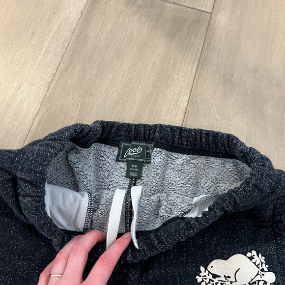 Roots sweat shorts size s - Picture 2 of 4